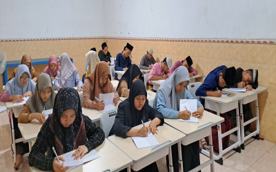 Agar Santri Bisa Menulis Berita, Ponpes Al-Manshur Adakan Kelas Jurnalistik